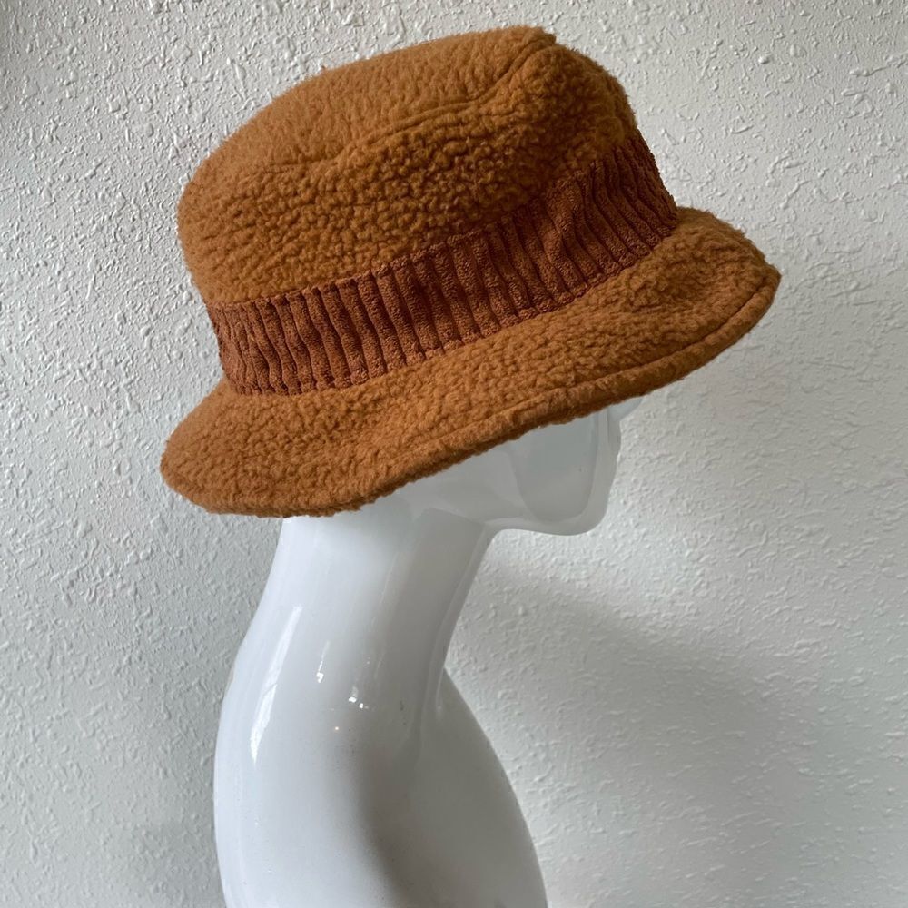 Offline Faux Fur Hat EUC